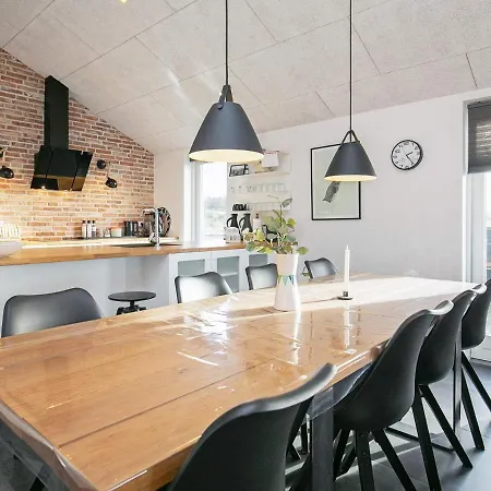 V Holiday home *