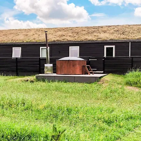 Holiday home V *